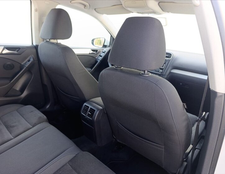 Volkswagen Golf Hatchback 1,6 l 77 kw