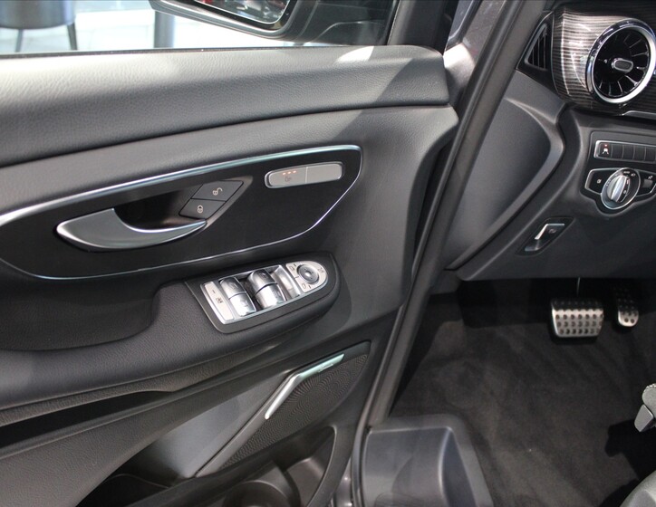 Mercedes-Benz Třídy V 9