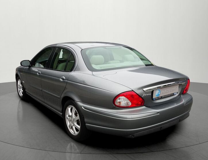 Jaguar X-Type 3