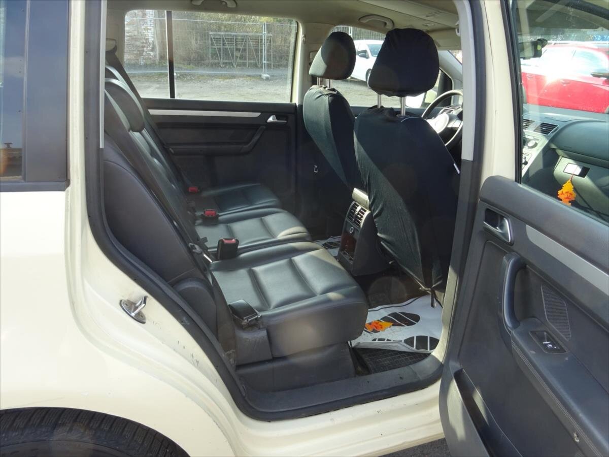 Volkswagen Touran Kombi 1,6 l 77 kw