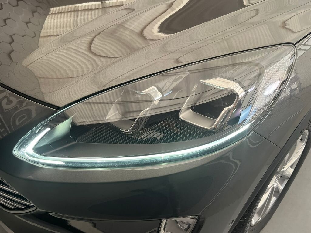 Ford Kuga SUV / Terénní 2,5 l 140 kw