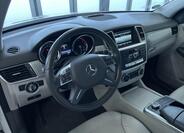 Mercedes-Benz Třídy M 9