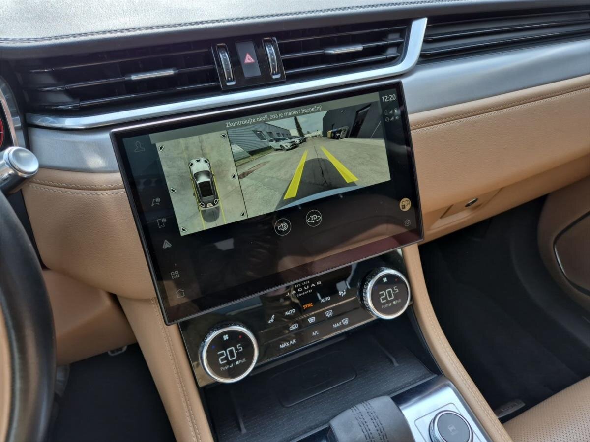 Jaguar F-Pace SUV / Terénní 2,0 l 150 kw