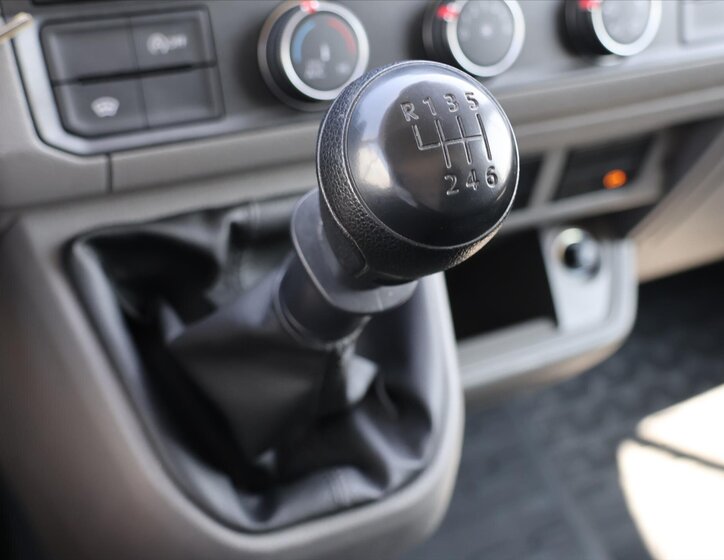 Volkswagen Crafter 32