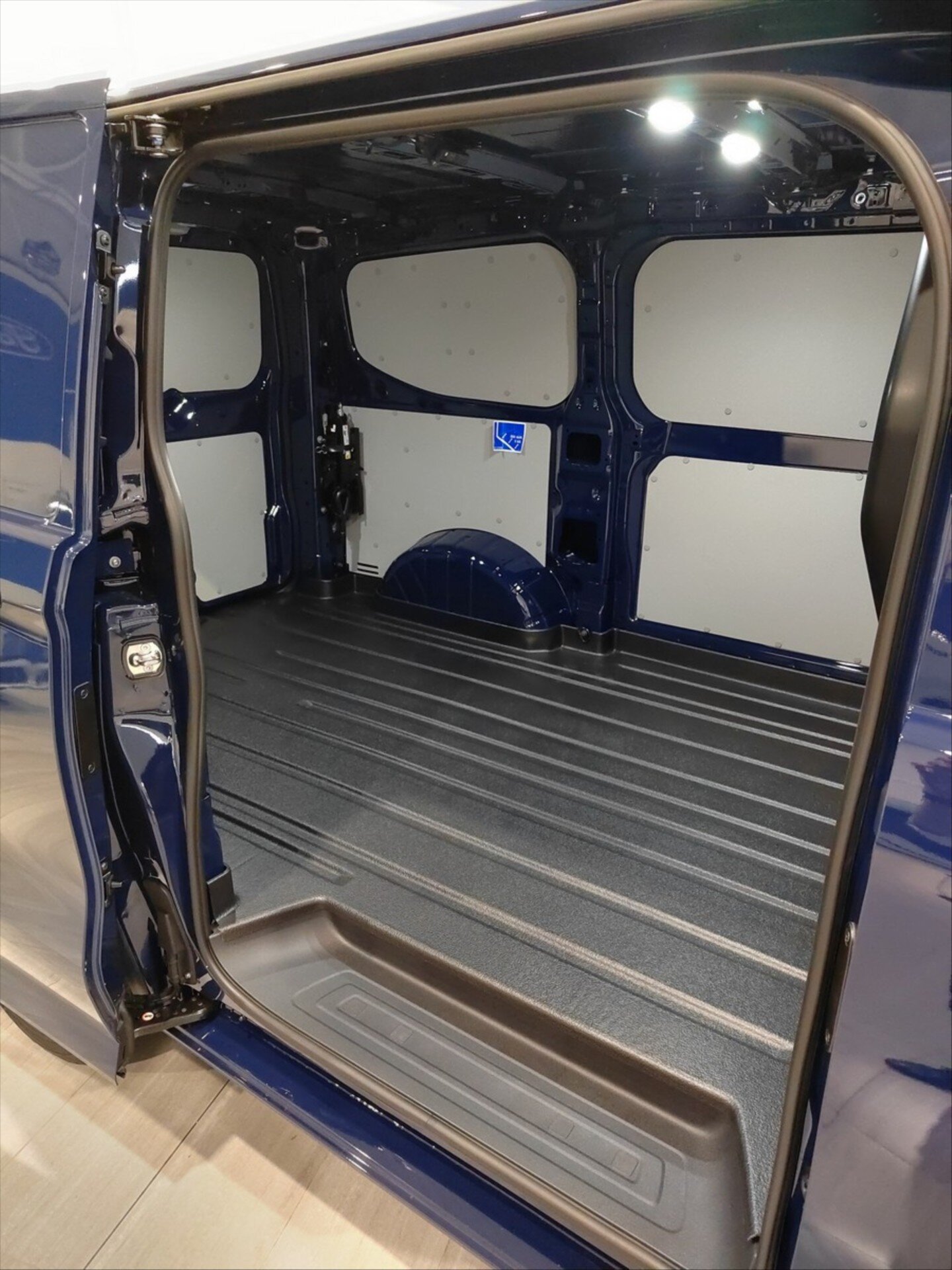 Ford Transit Custom Skříň 2,0 l 100 kw