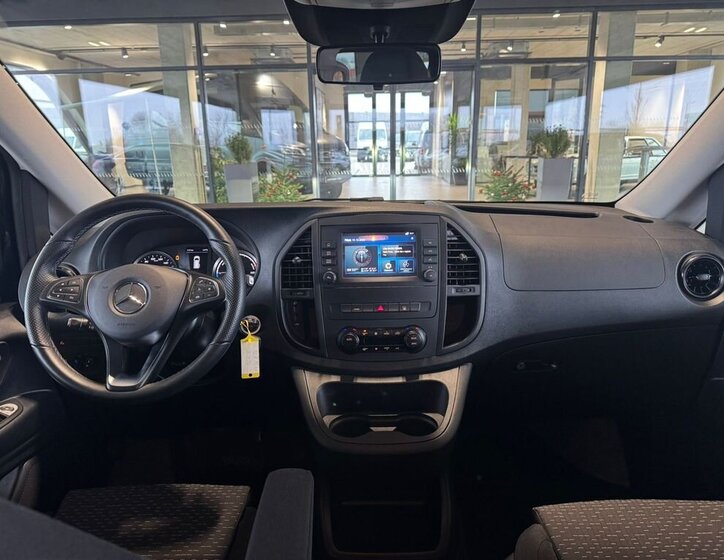 Mercedes-Benz Vito 12