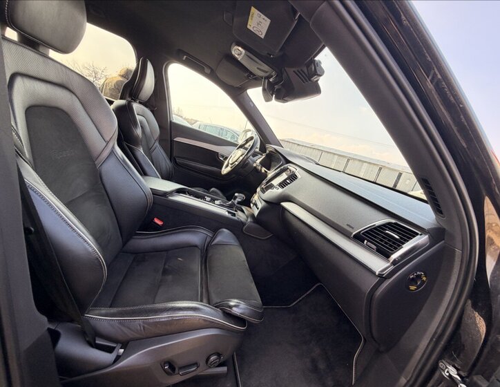 Volvo XC90 SUV / Terénní 2,0 l 173 kw