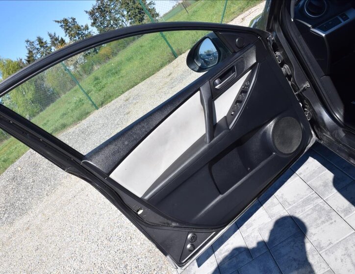 Mazda 3 Hatchback 1,6 l 77 kw