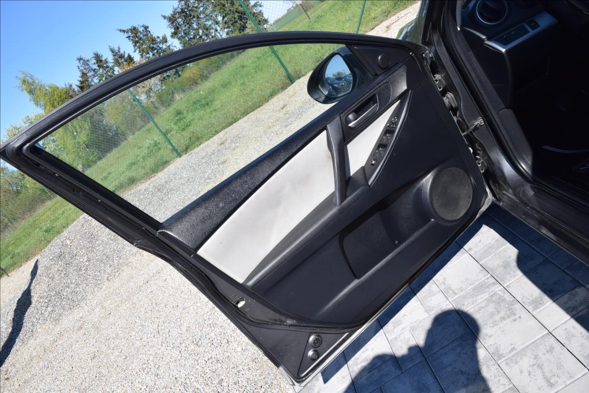 Mazda 3 Hatchback 1,6 l 77 kw