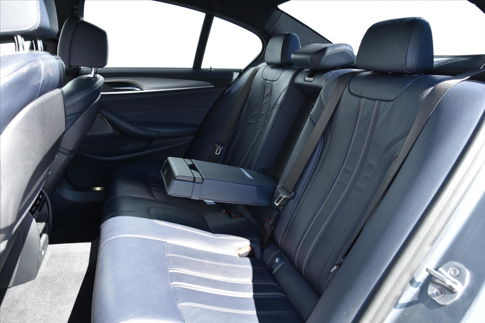 BMW Řada 5 Sedan / Limuzína 3,0 l 250 kw