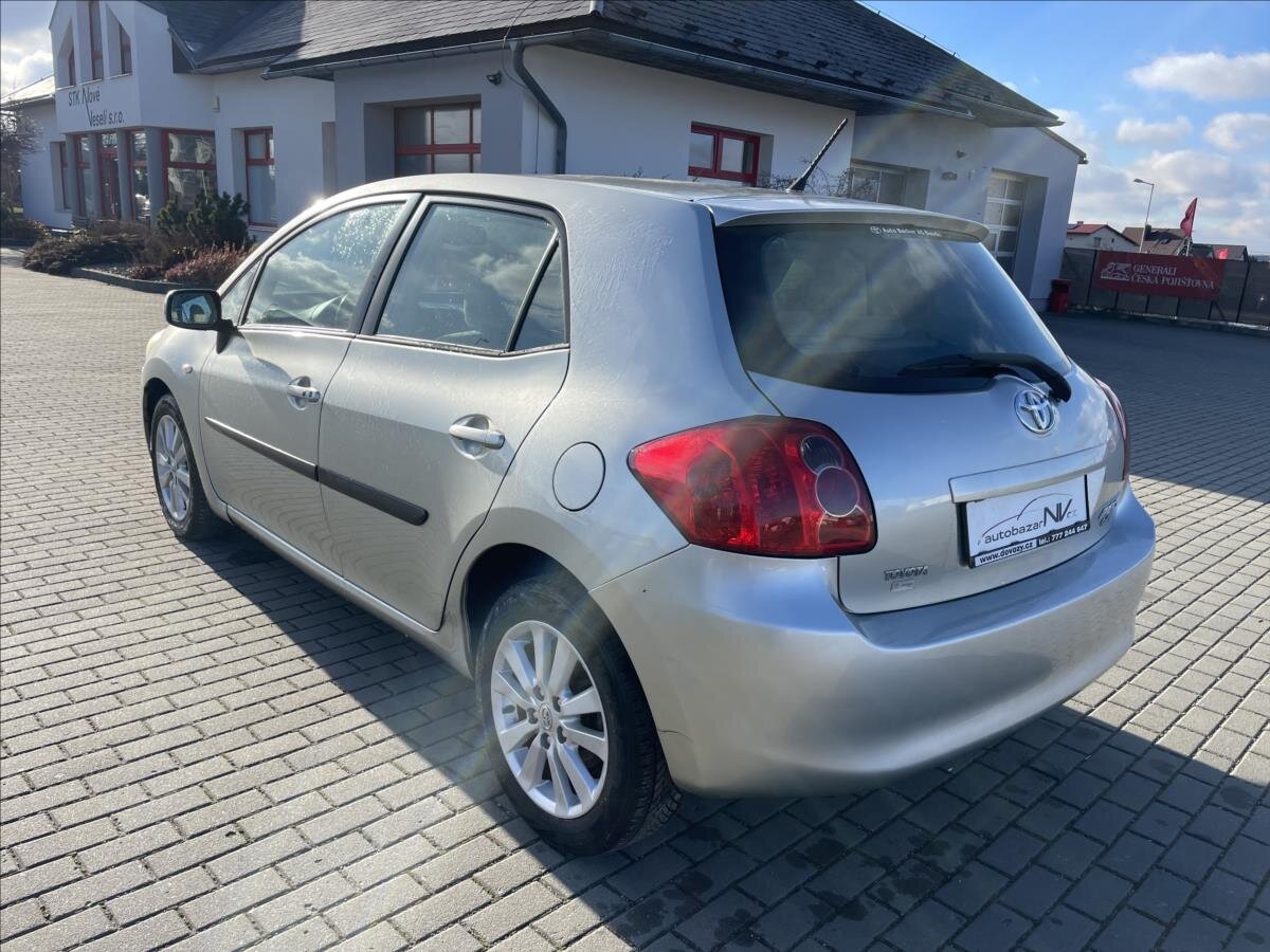 Toyota Auris Hatchback 2,0 l 93 kw