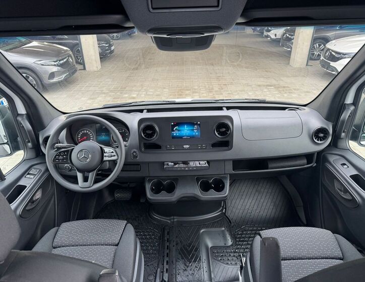 Mercedes-Benz Sprinter 12