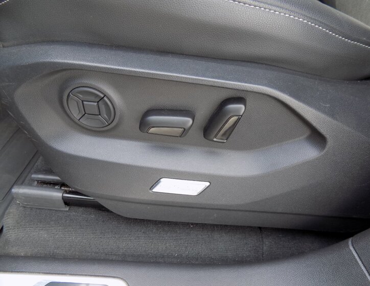 Volkswagen Touareg SUV / Terénní 3,0 l 210 kw