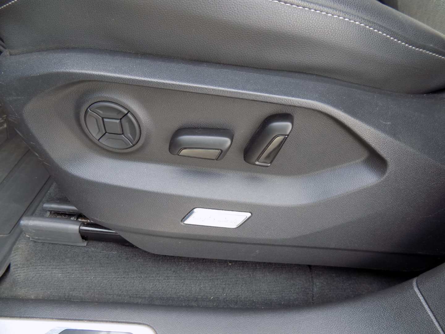 Volkswagen Touareg SUV / Terénní 3,0 l 210 kw