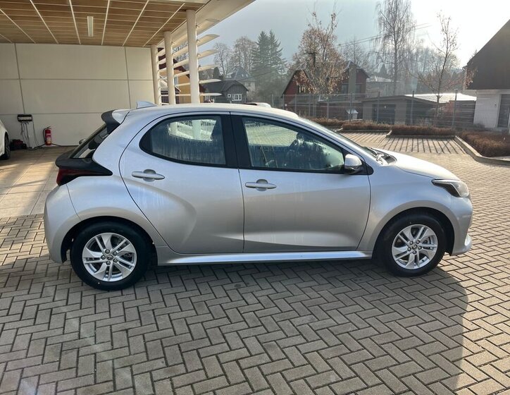 Toyota Yaris 7