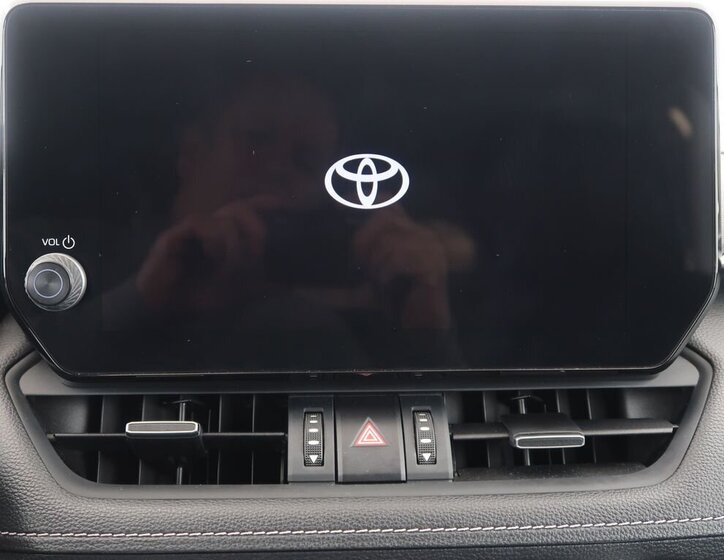 Toyota RAV4 Kombi 2,5 l 131 kw