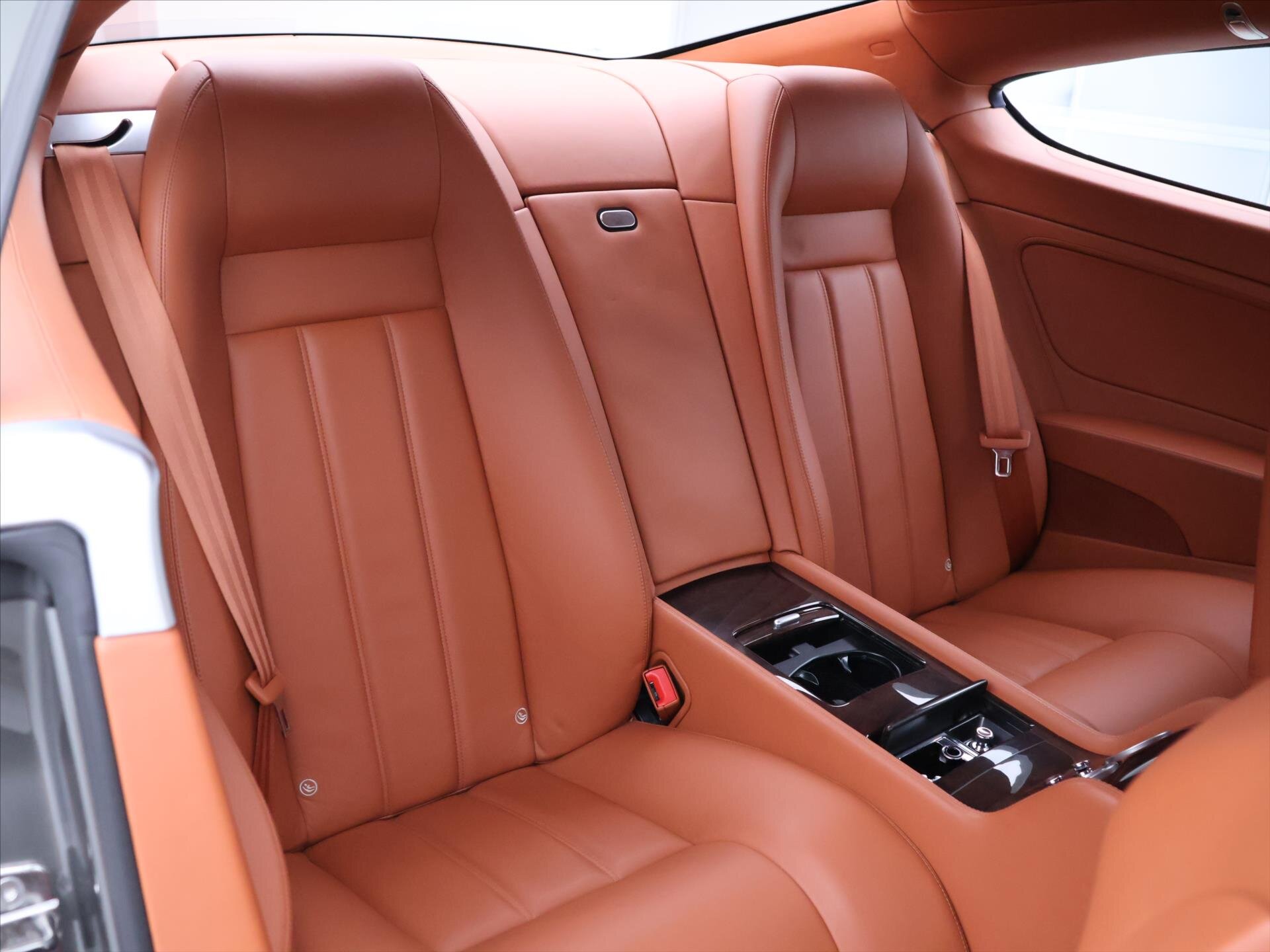 Bentley Continental GT Kupé 6,0 l 412 kw