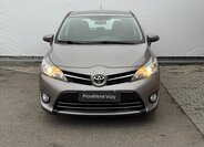 Toyota Verso 2