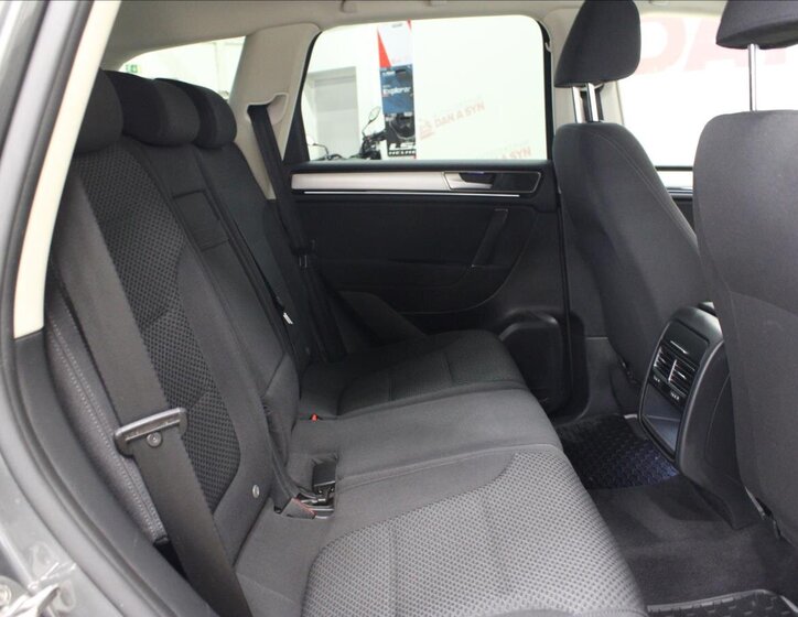 Volkswagen Touareg 13