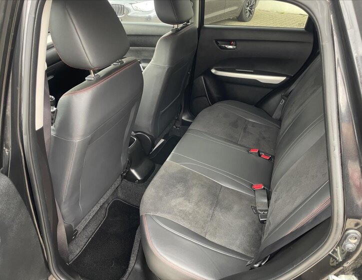 Suzuki Vitara SUV 1,4 l 103 kw