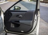 Lexus ES 300h Sedan / Limuzína 2,5 l 160 kw