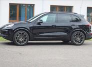 Porsche Cayenne SUV 4,1 l 283 kw