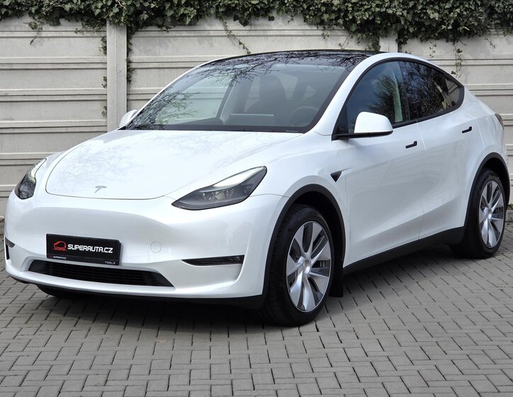 Tesla Model Y SUV / Terénní 0,0 378 kw