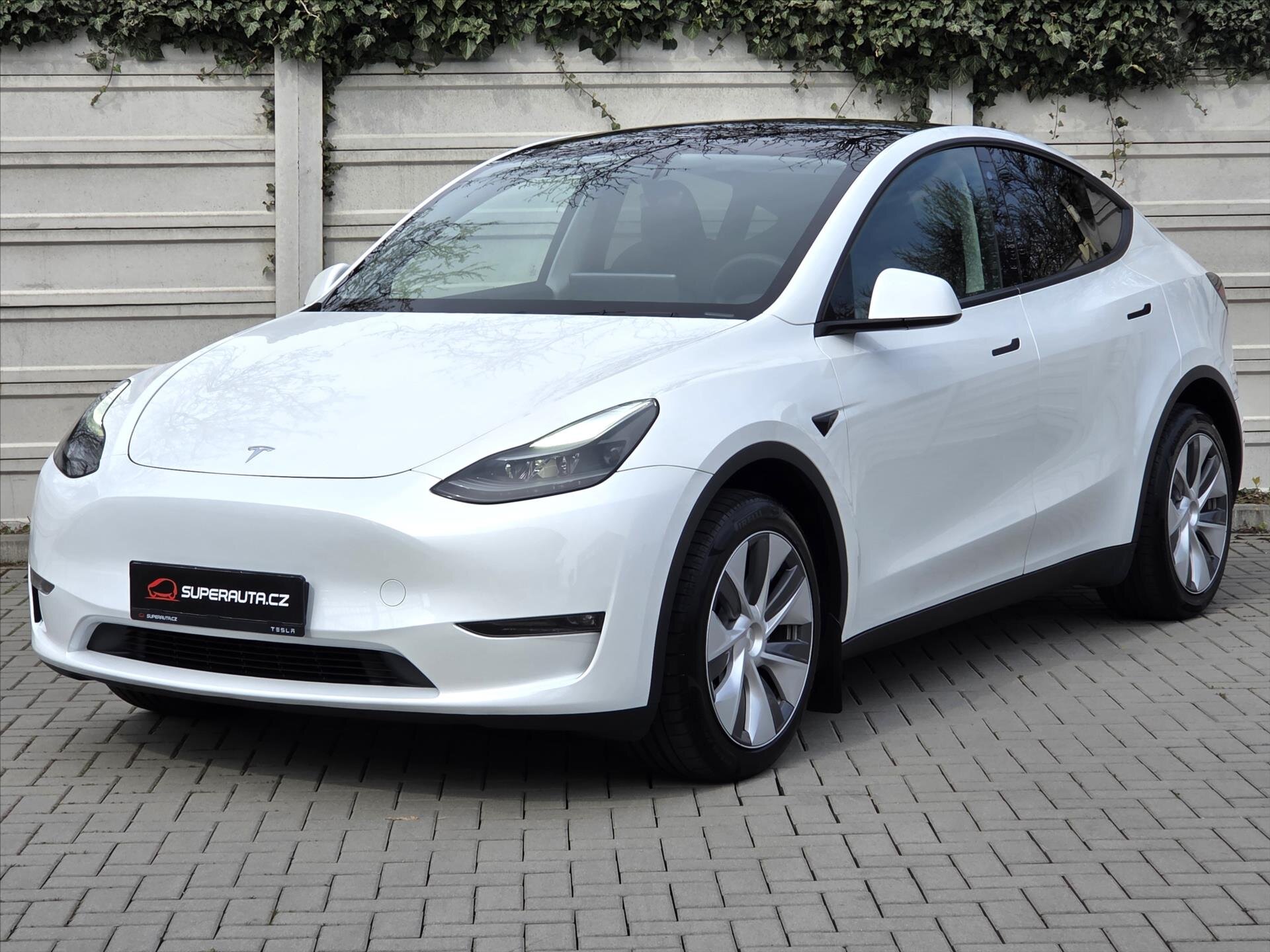 Tesla Model Y SUV / Terénní 0,0 378 kw