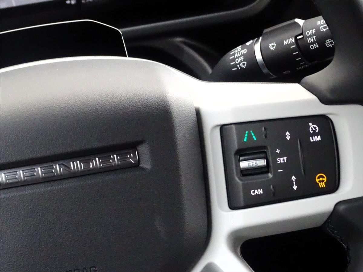 Land Rover Defender SUV 3,0 l 183 kw
