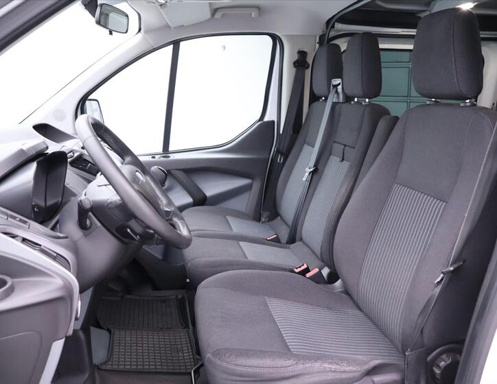 Ford Transit Custom 10