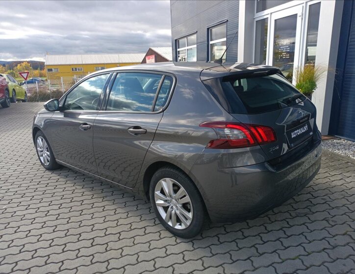 Peugeot 308 Hatchback 1,2 l 81 kw