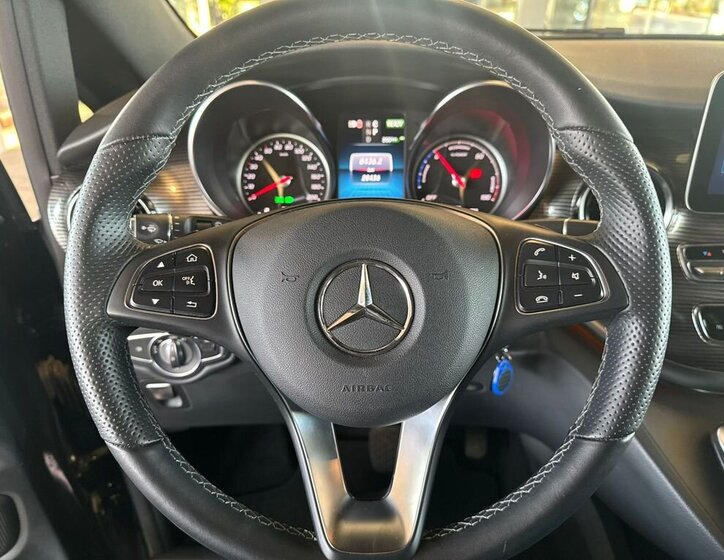 Mercedes-Benz EQV 13