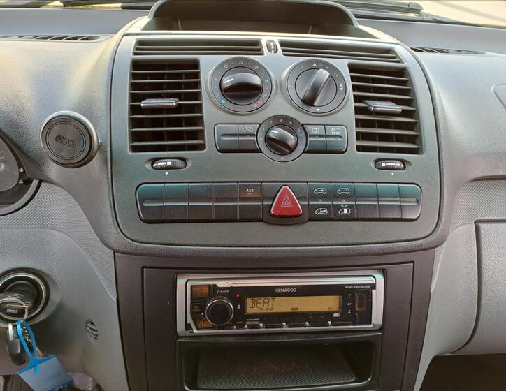 Mercedes-Benz Vito 13