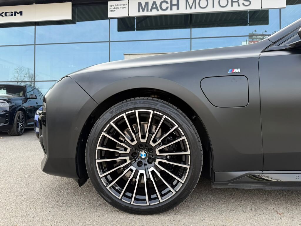 BMW Řada 7 Sedan / Limuzína 3,0 l 360 kw