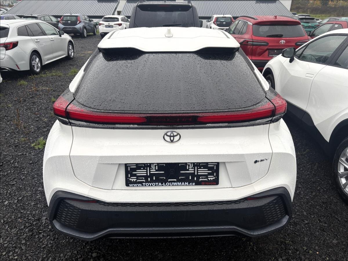 Toyota C-HR SUV 1,8 l 103 kw