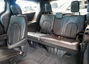 Chrysler Pacifica 32