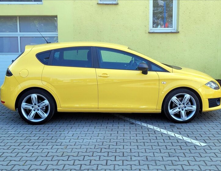 Seat Leon Hatchback 2,0 l 185 kw