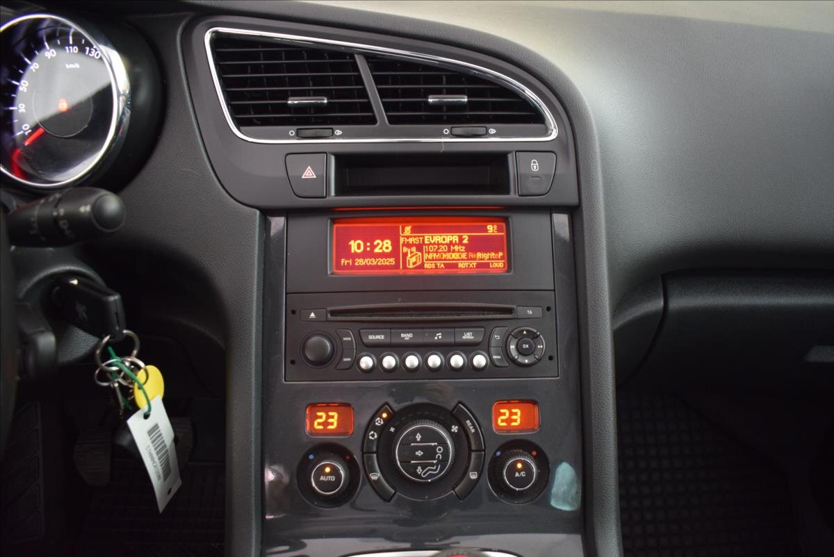 Peugeot 5008 MPV 1,6 l 88 kw