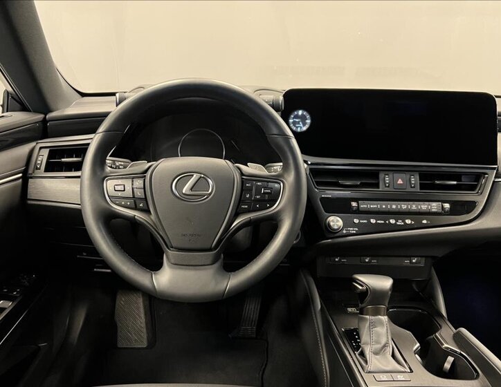 Lexus ES 300h Sedan 2,5 l 160 kw