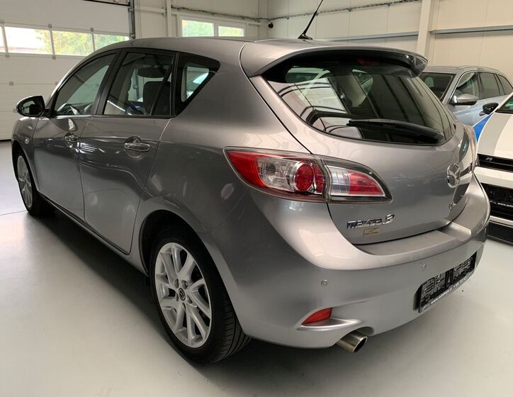 Mazda 3 4