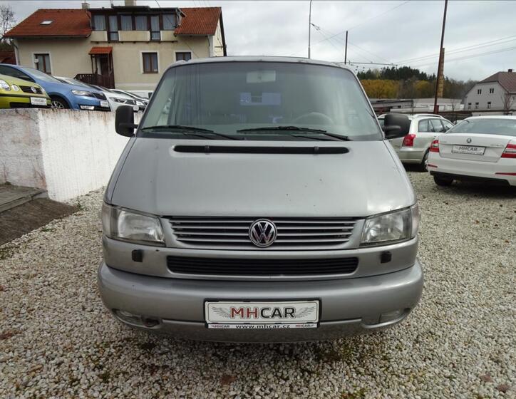 Volkswagen Caravelle 2