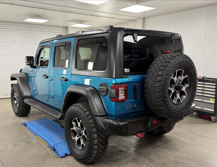 Jeep Wrangler 4