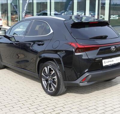 Lexus UX 250h 7