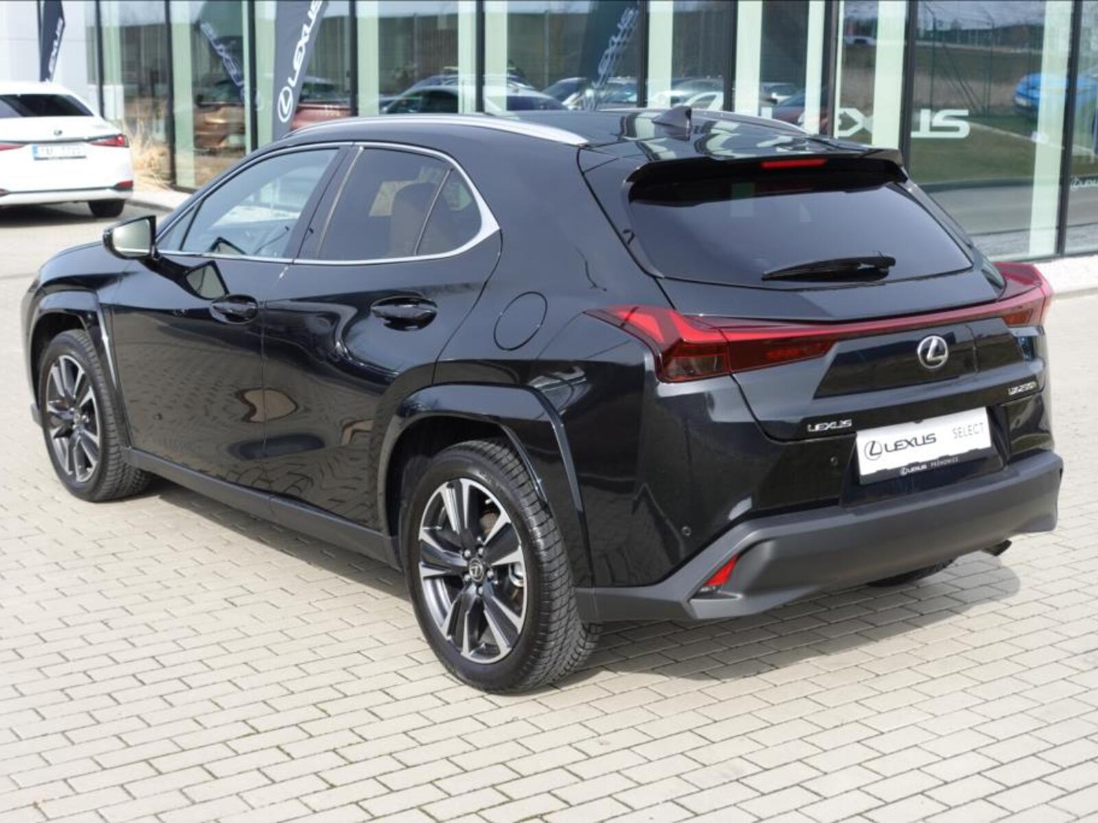 Lexus UX 250h 7