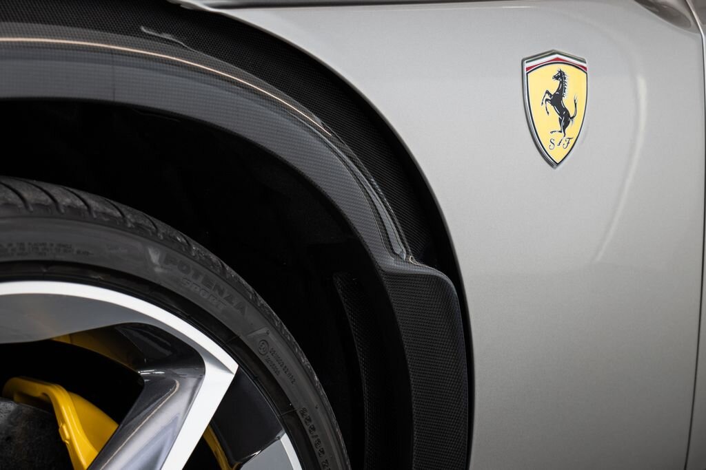 Ferrari Ostatní SUV / Terénní 6,5 l 529 kw