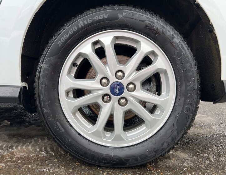 Ford Tourneo Connect Kombi 1,5 l 88 kw