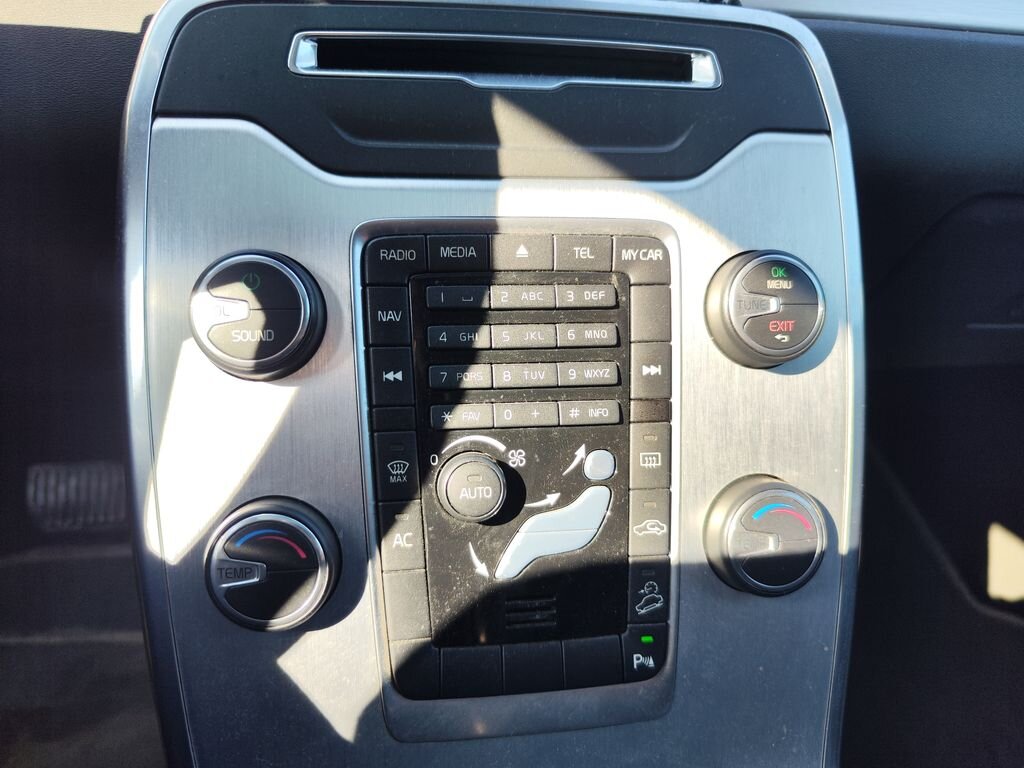 Volvo XC70 Kombi 2,4 l 158 kw