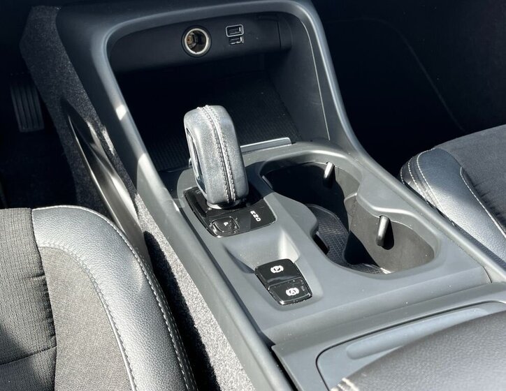 Volvo XC40 SUV / Terénní 1,5 l 120 kw