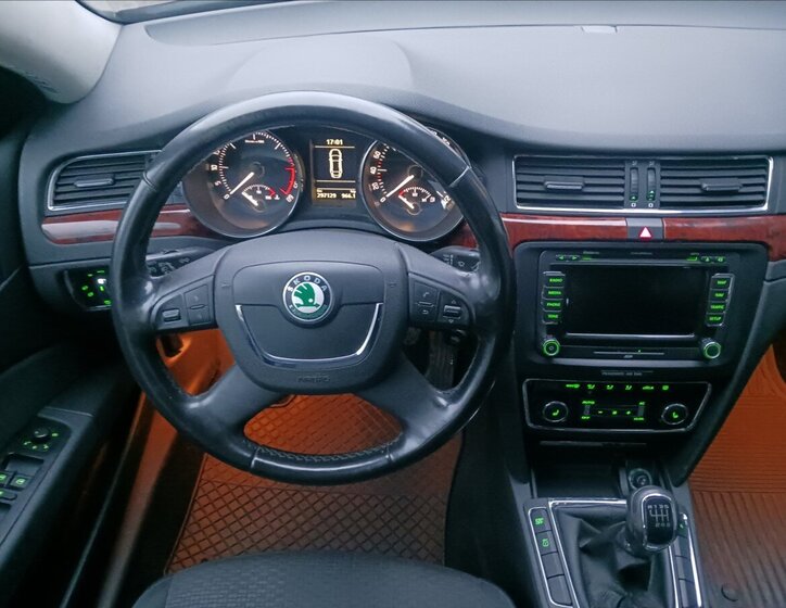 Škoda Superb Sedan / Limuzína 2,0 l 125 kw