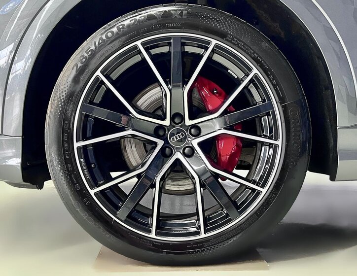 Audi Q8 SUV / Terénní 3,0 l 210 kw